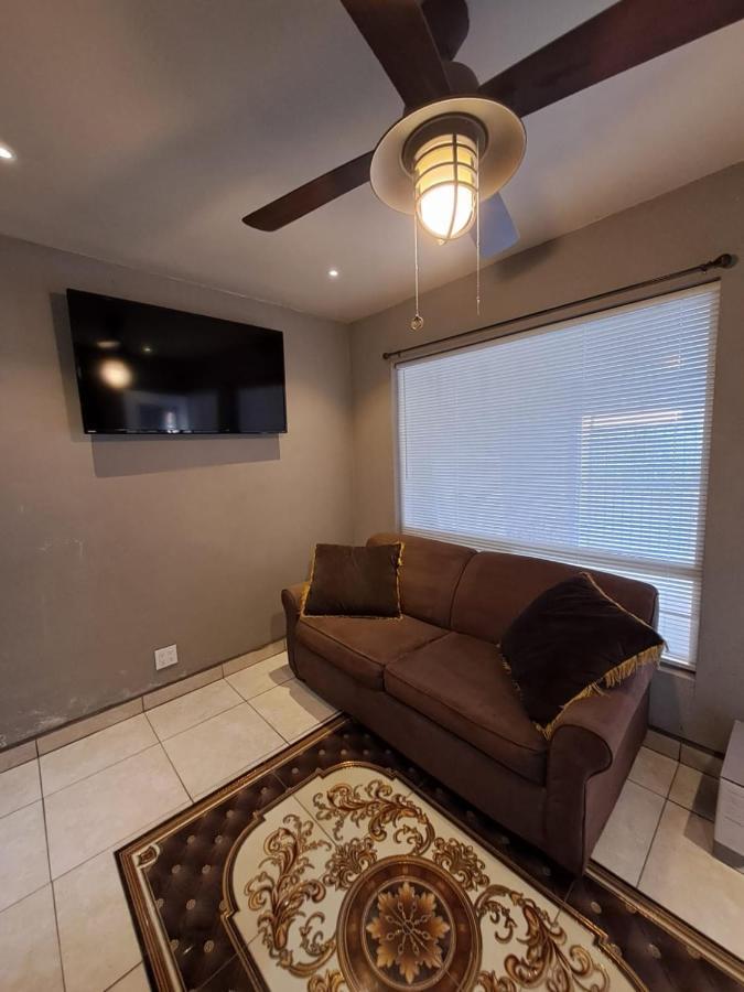 Departamentos Orange Apartment Енсенада Екстериор снимка
