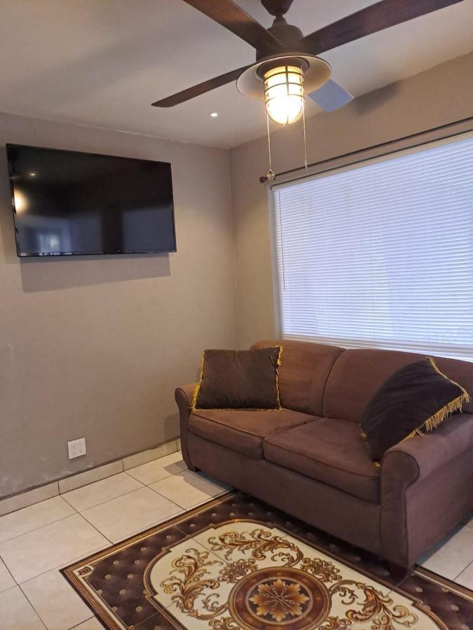 Departamentos Orange Apartment Енсенада Екстериор снимка
